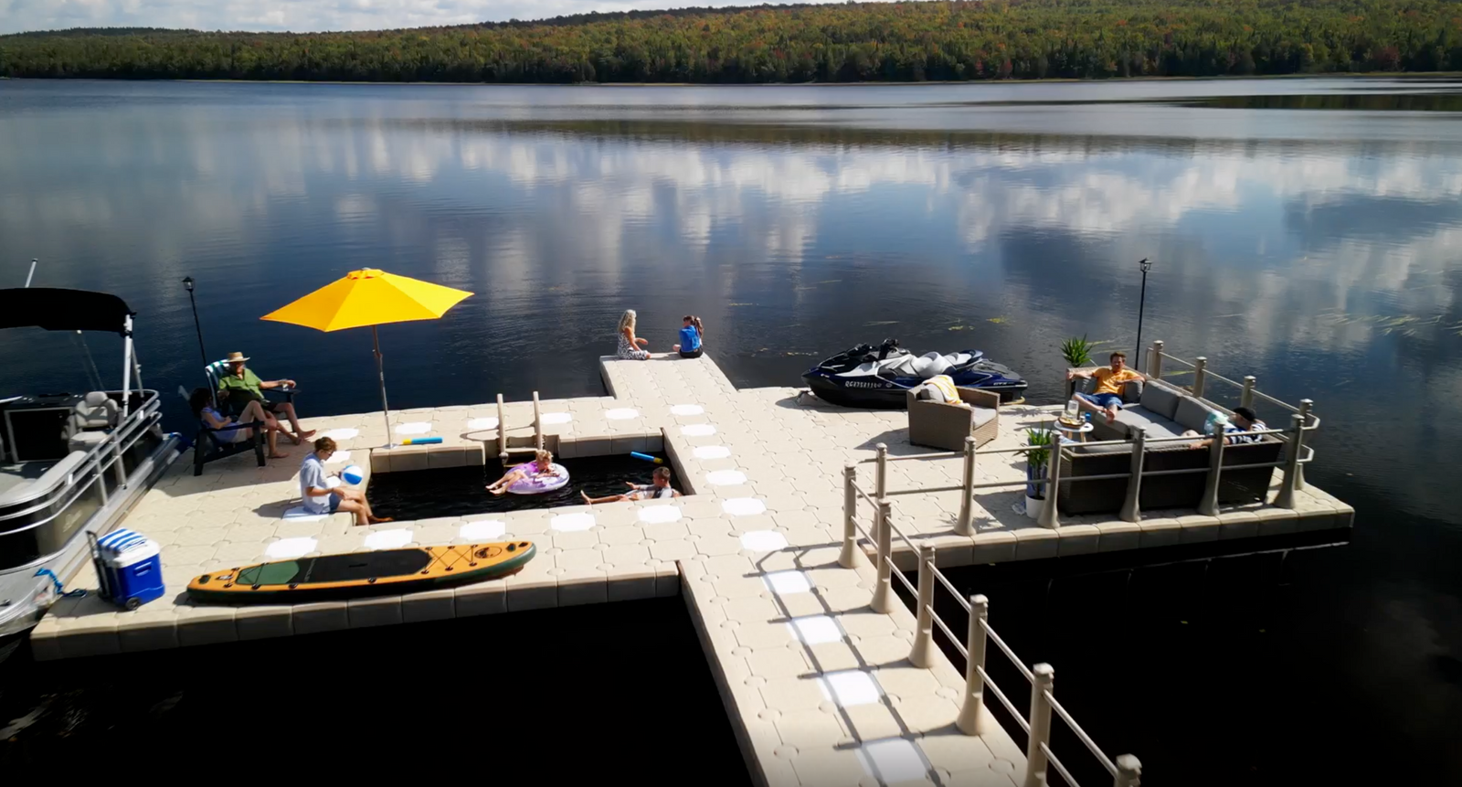 How to Choose the Ideal Floating Dock for Your Property?