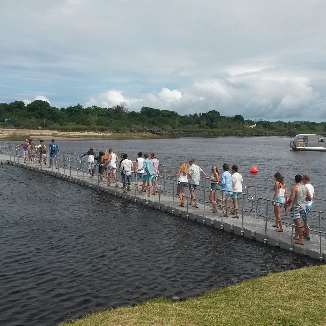 Pourquoi choisir les systèmes flottants Candock pour la construction de votre pont flottant