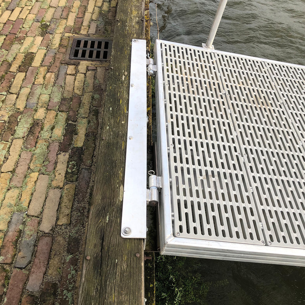 Modular starting angle by Candock, providing stability for your dock setup